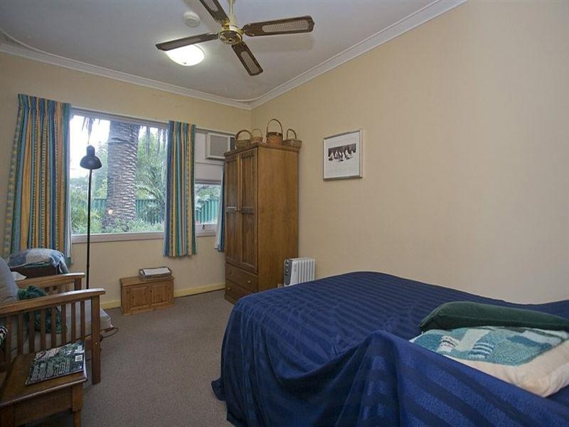 5 Brenda Road, Maida Vale WA 6057