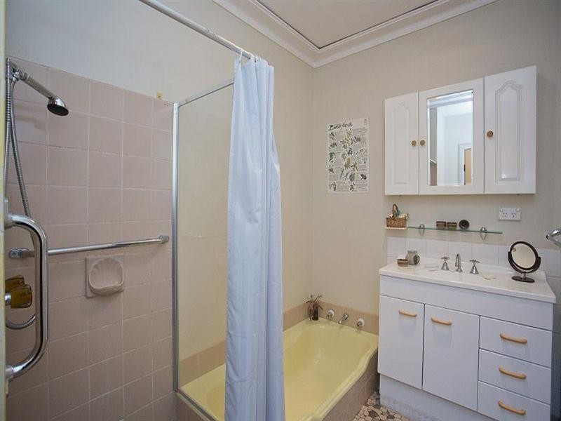 5 Brenda Road, Maida Vale WA 6057