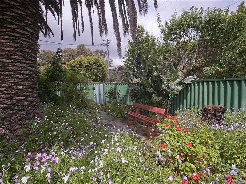 5 Brenda Road, Maida Vale WA 6057