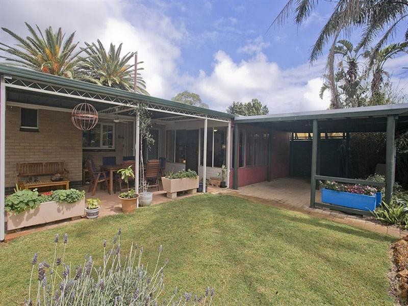 5 Brenda Road, Maida Vale WA 6057