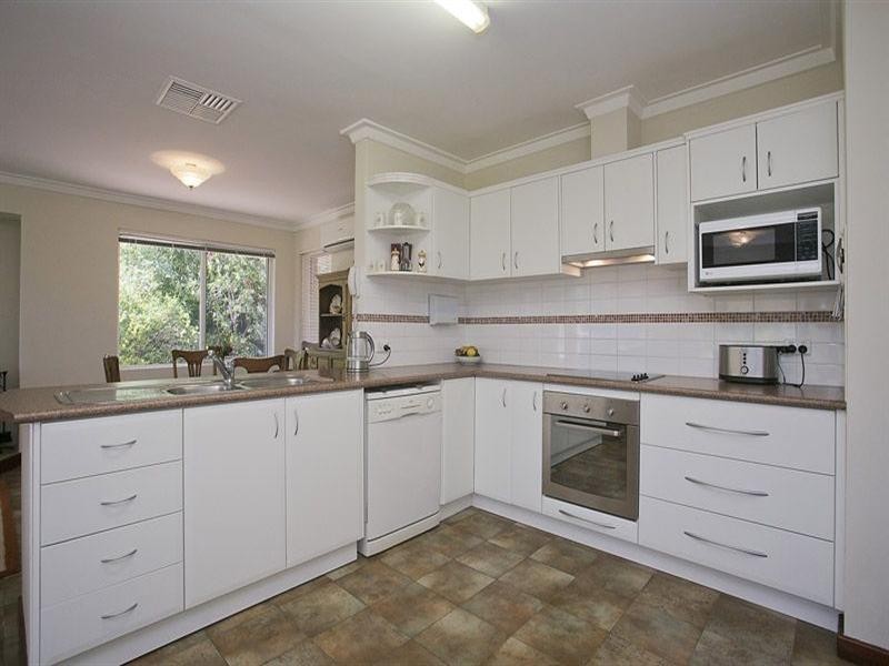 62 Valencia Road, Carmel WA 6076