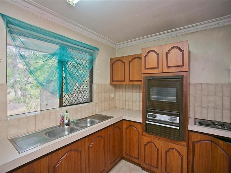 327 Lesmurdie Road, Lesmurdie WA 6076