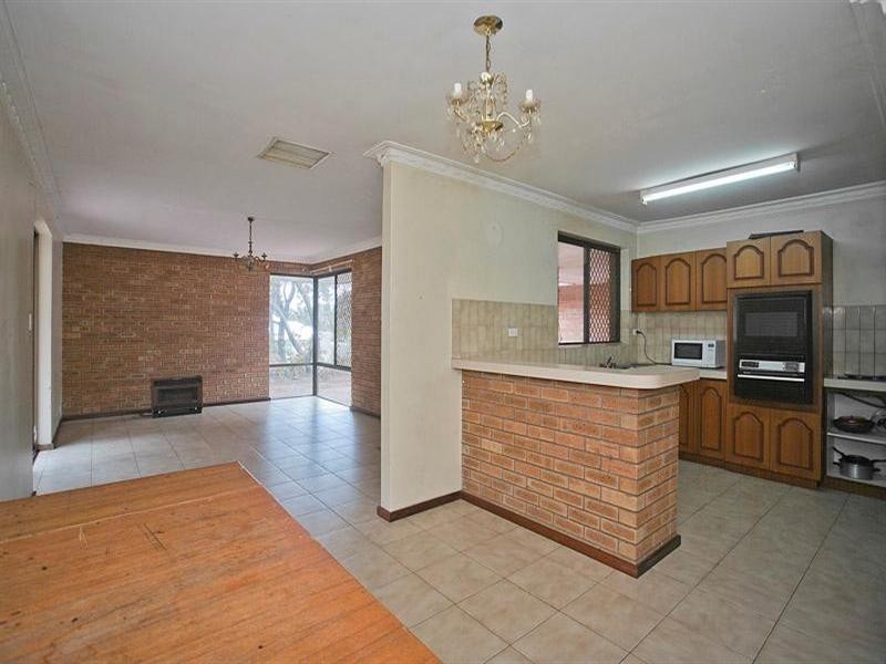 327 Lesmurdie Road, Lesmurdie WA 6076