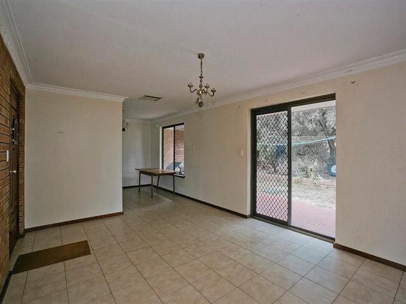 327 Lesmurdie Road, Lesmurdie WA 6076