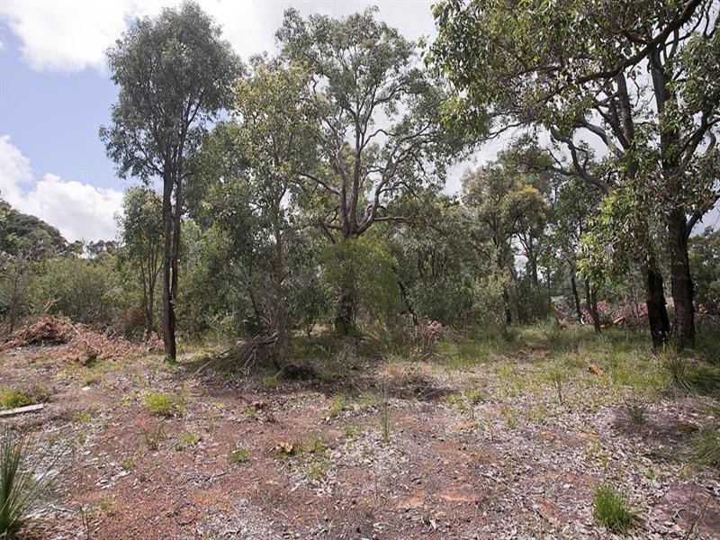 327 Lesmurdie Road, Lesmurdie WA 6076