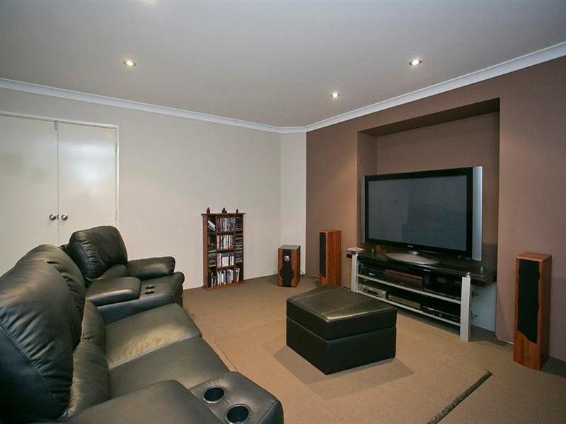 1 Rootes Road, Lesmurdie WA 6076