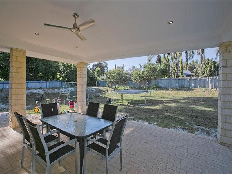 1 Rootes Road, Lesmurdie WA 6076