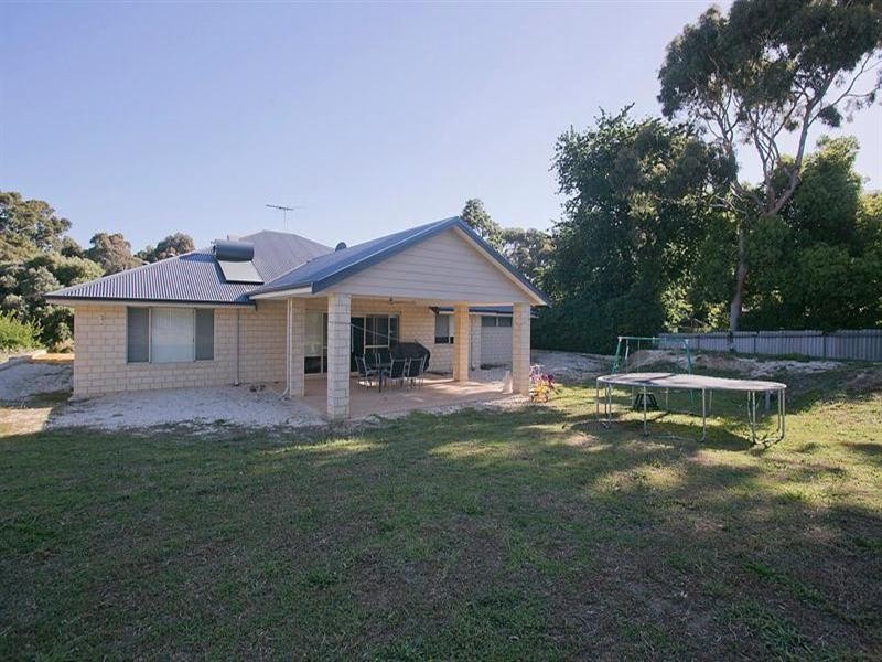 1 Rootes Road, Lesmurdie WA 6076