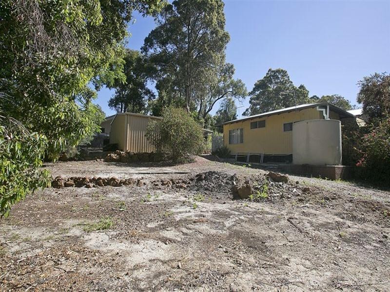 3 Schmitt Road, Kalamunda WA 6076