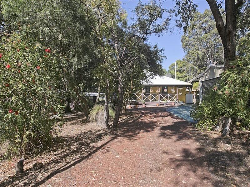 3 Schmitt Road, Kalamunda WA 6076