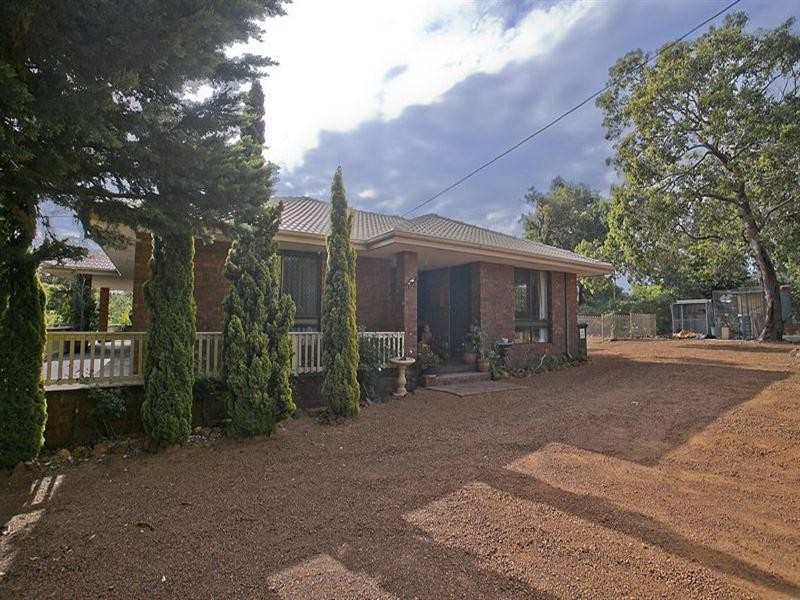 40 Robins Road, Kalamunda WA 6076