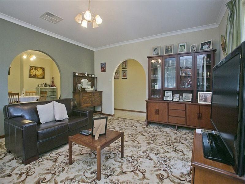 40 Robins Road, Kalamunda WA 6076