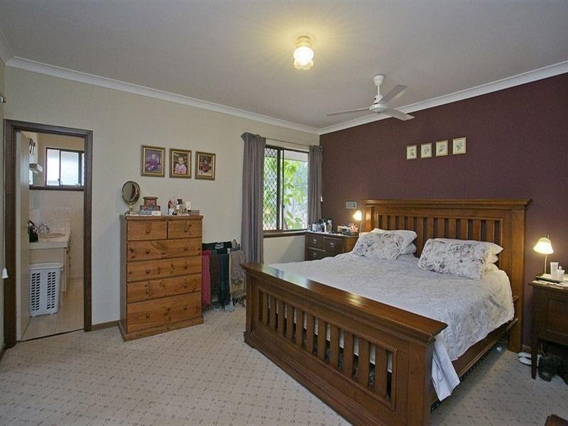 40 Robins Road, Kalamunda WA 6076