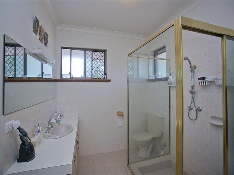 40 Robins Road, Kalamunda WA 6076