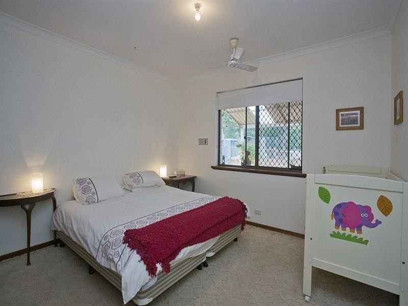 40 Robins Road, Kalamunda WA 6076