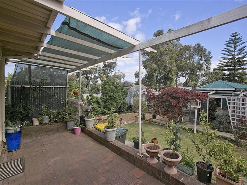 16 Landers Road, Lesmurdie WA 6076