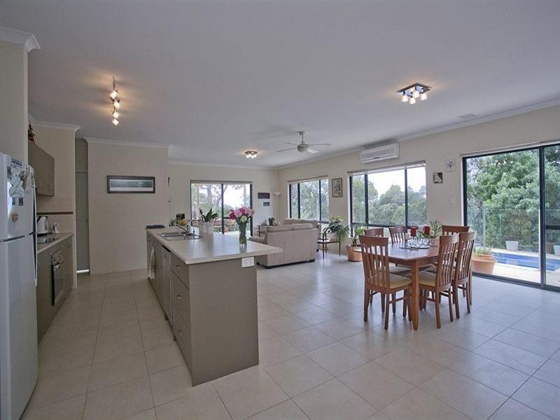 25 Zamia Road, Gooseberry Hill WA 6076