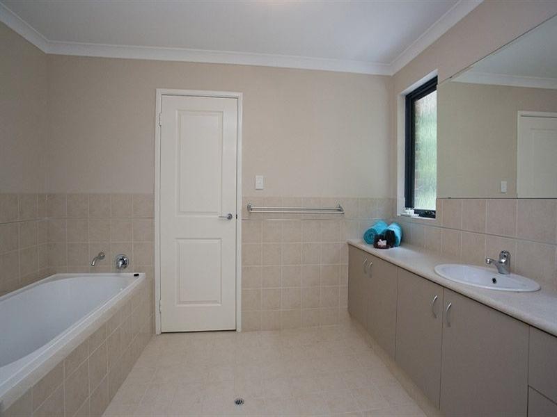 25 Zamia Road, Gooseberry Hill WA 6076