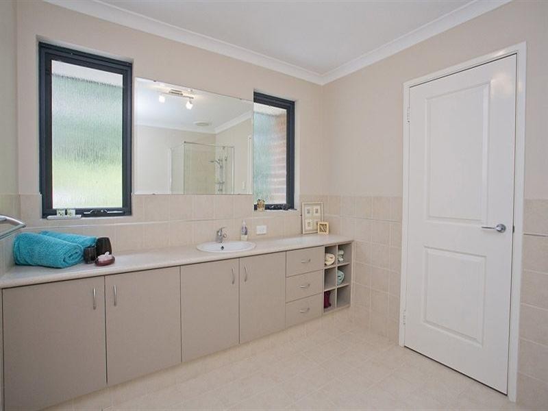 25 Zamia Road, Gooseberry Hill WA 6076