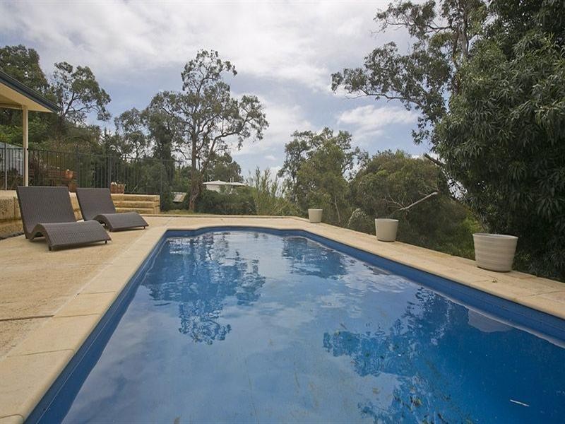 25 Zamia Road, Gooseberry Hill WA 6076