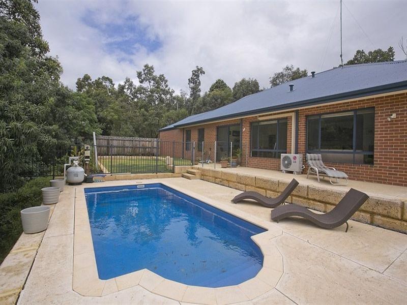 25 Zamia Road, Gooseberry Hill WA 6076