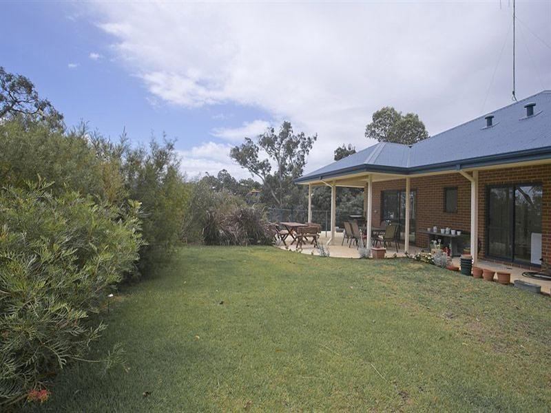 25 Zamia Road, Gooseberry Hill WA 6076