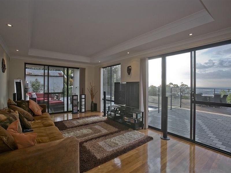 19 Graham Road, Gooseberry Hill WA 6076