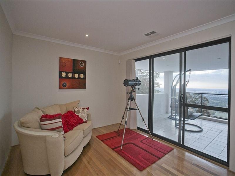 19 Graham Road, Gooseberry Hill WA 6076