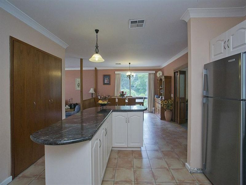 5 Jones Street, Kalamunda WA 6076