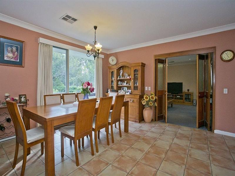 5 Jones Street, Kalamunda WA 6076