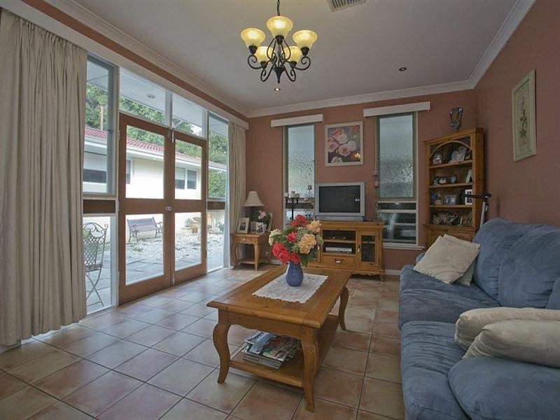 5 Jones Street, Kalamunda WA 6076