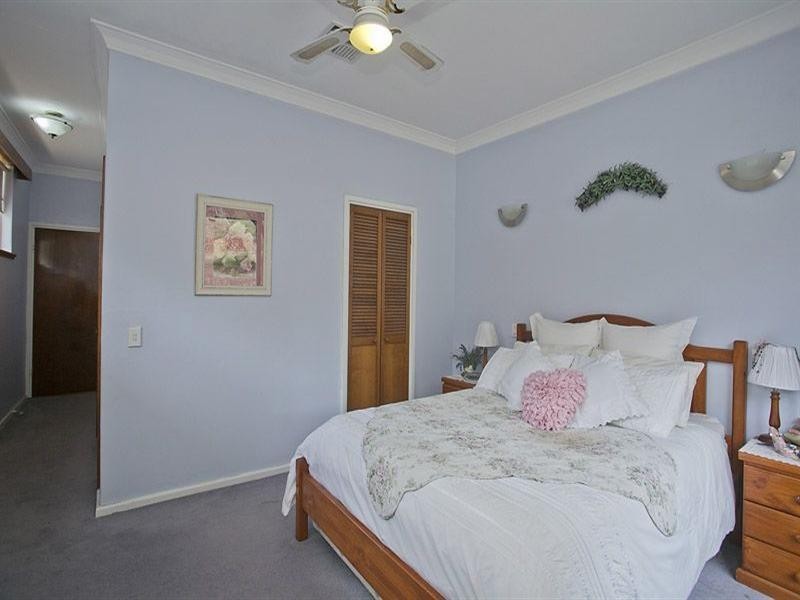 5 Jones Street, Kalamunda WA 6076