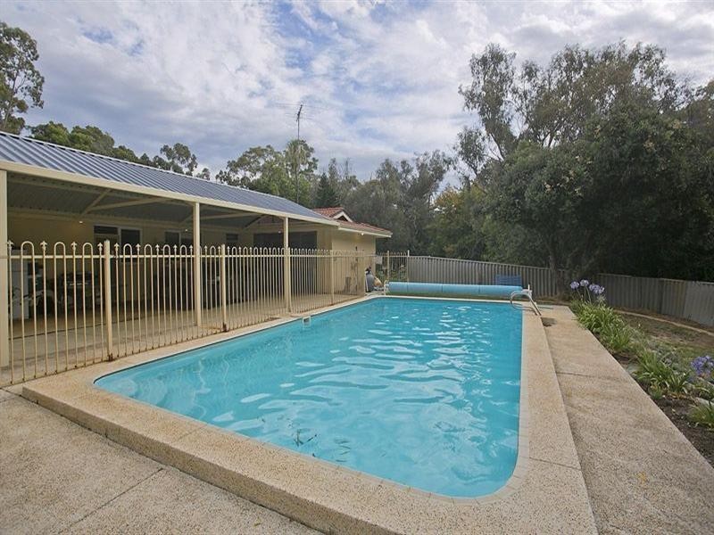 5 Jones Street, Kalamunda WA 6076