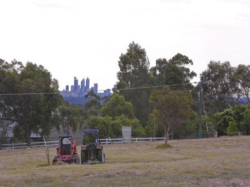 105 Holmes Road, Maida Vale WA 6057