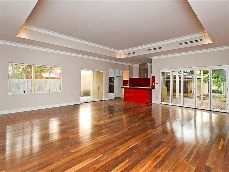 36 Victoria Road, Wattle Grove WA 6107