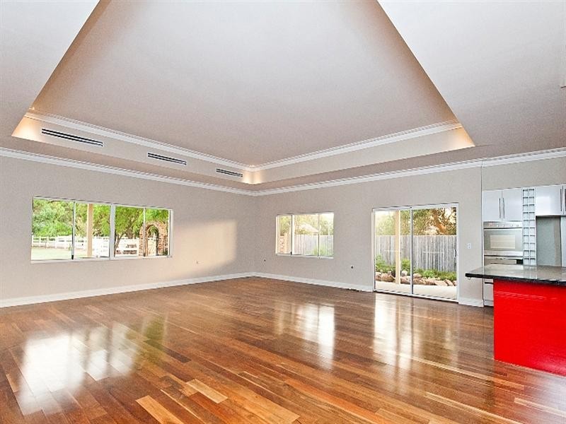 36 Victoria Road, Wattle Grove WA 6107