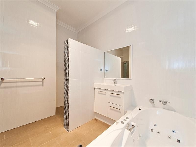 36 Victoria Road, Wattle Grove WA 6107