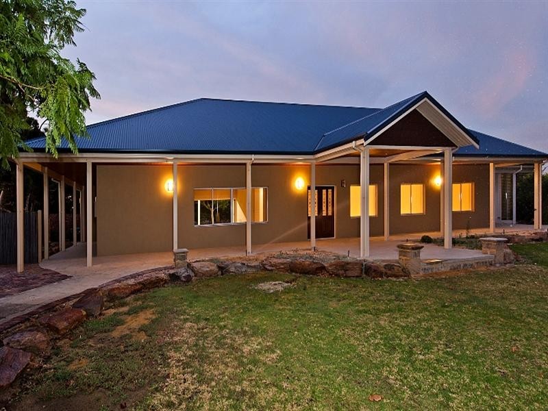 36 Victoria Road, Wattle Grove WA 6107