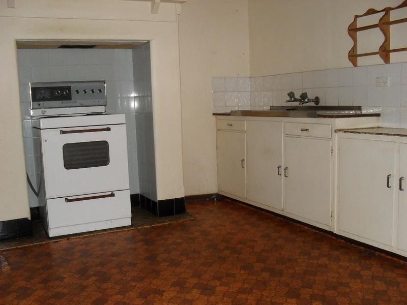 18 Heath Road, Kalamunda WA 6076