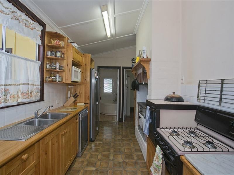 3 Schmitt Road, Kalamunda WA 6076