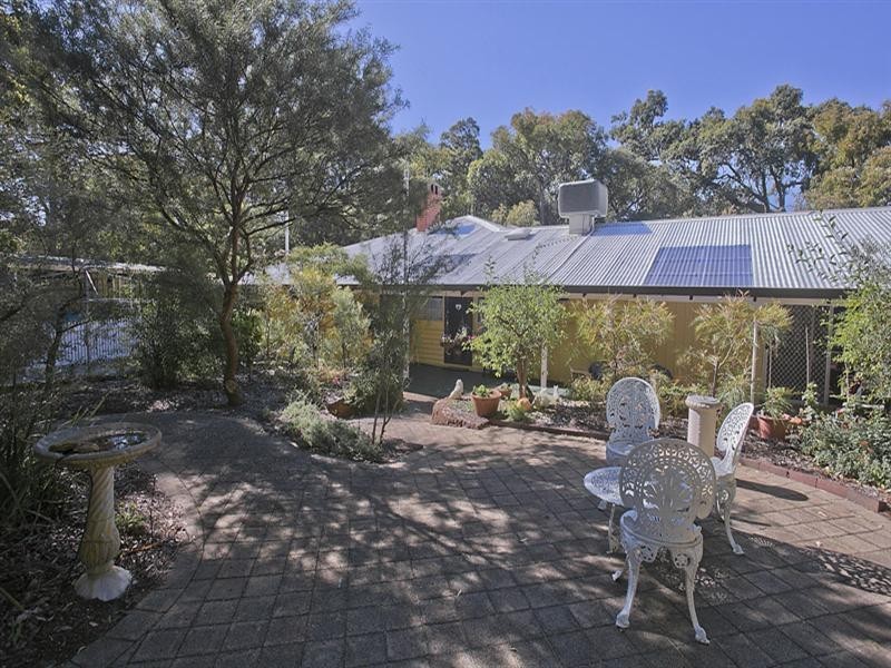 3 Schmitt Road, Kalamunda WA 6076