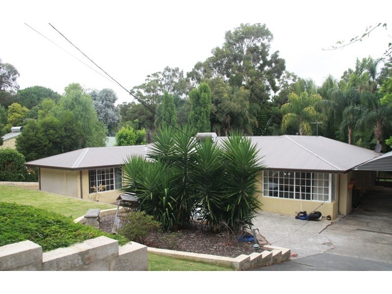 73 Falls Road, Lesmurdie WA 6076