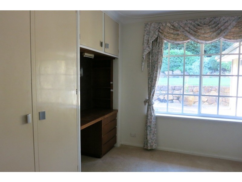 73 Falls Road, Lesmurdie WA 6076