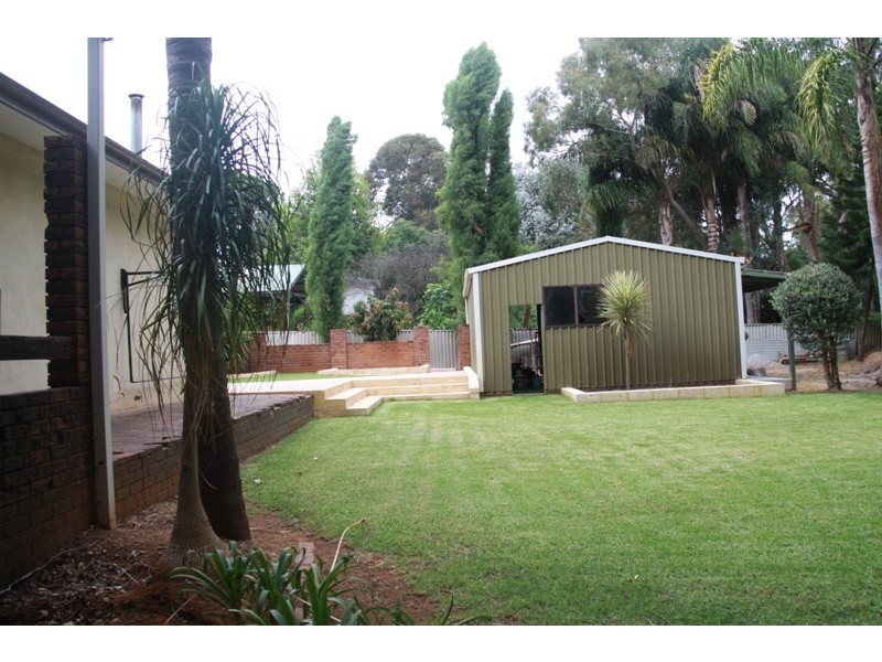 73 Falls Road, Lesmurdie WA 6076