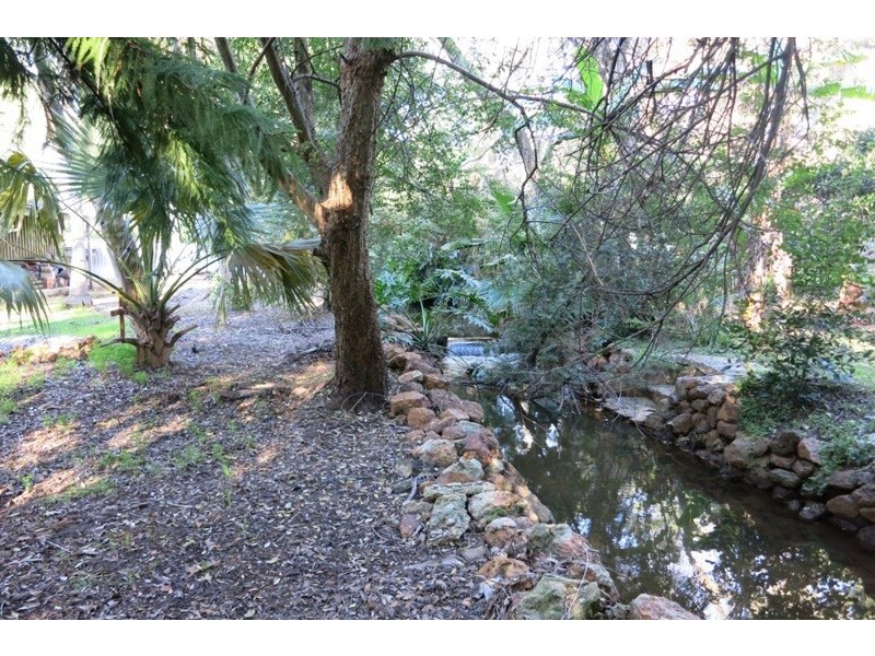 73 Falls Road, Lesmurdie WA 6076