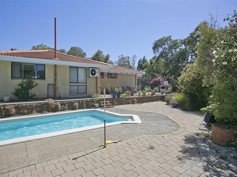 3 Pipers Place, Kalamunda WA 6076