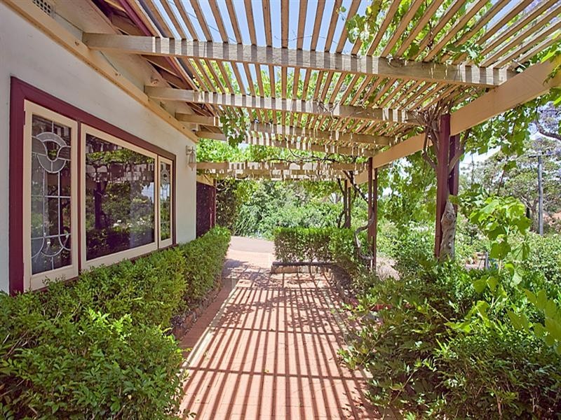 5 Seaview Terrace, Kalamunda WA 6076