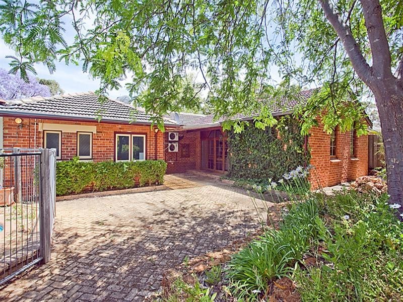 5 Seaview Terrace, Kalamunda WA 6076