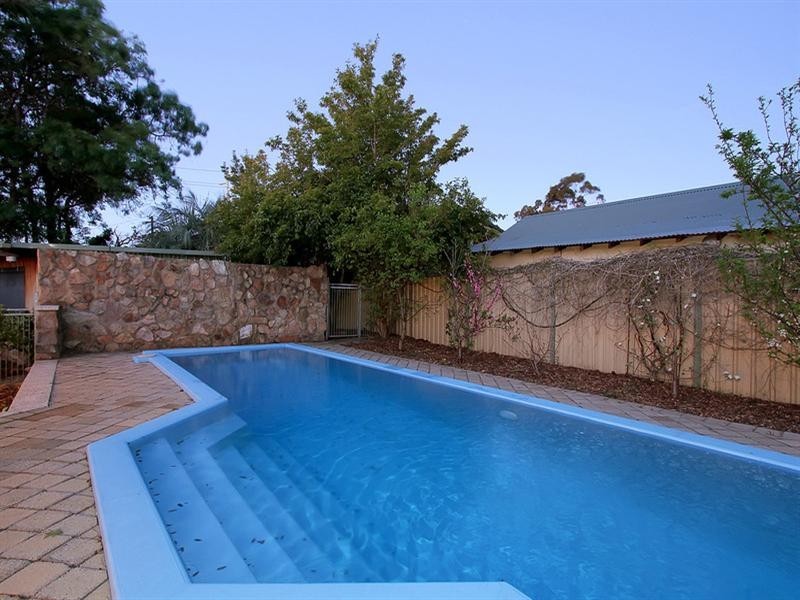 63 Lyndhurst Road, Kalamunda WA 6076