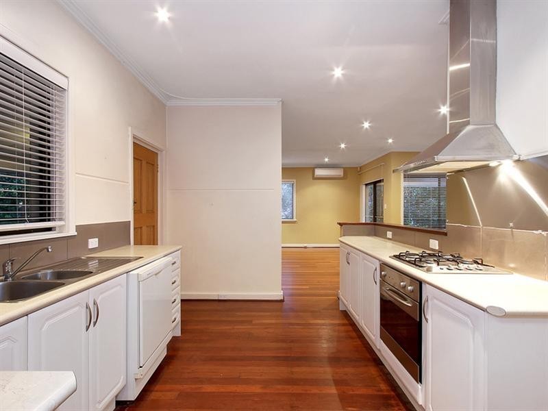 63 Lyndhurst Road, Kalamunda WA 6076